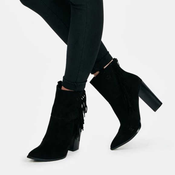 JustFab Shoes - 💋🖤JustFab Kaiya Black Boots sz 9